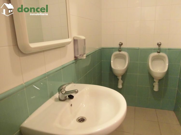 150214/2437217.- BAR/BOLERA EN VILLARRUBIA DE LOS OJOS de 280 m2. útiles, sobre parcela de 560 m2., todos los servicios y dotaciones en el entorno dispone de licencia para su funcionamiento, tiene tre — Foto 4