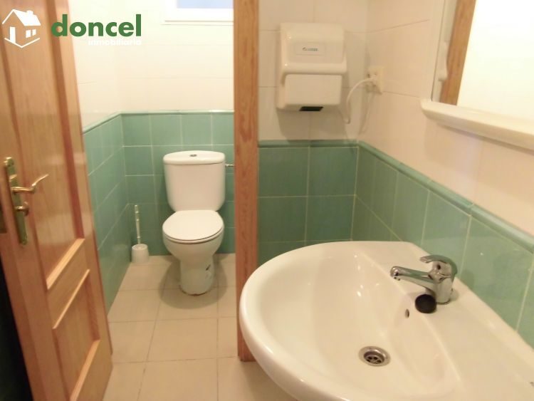150214/2437217.- BAR/BOLERA EN VILLARRUBIA DE LOS OJOS de 280 m2. útiles, sobre parcela de 560 m2., todos los servicios y dotaciones en el entorno dispone de licencia para su funcionamiento, tiene tre — Foto 13