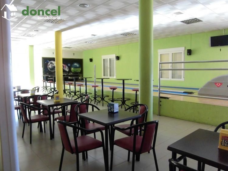 150214/2437217.- BAR/BOLERA EN VILLARRUBIA DE LOS OJOS de 280 m2. útiles, sobre parcela de 560 m2., todos los servicios y dotaciones en el entorno dispone de licencia para su funcionamiento, tiene tre — Foto 11