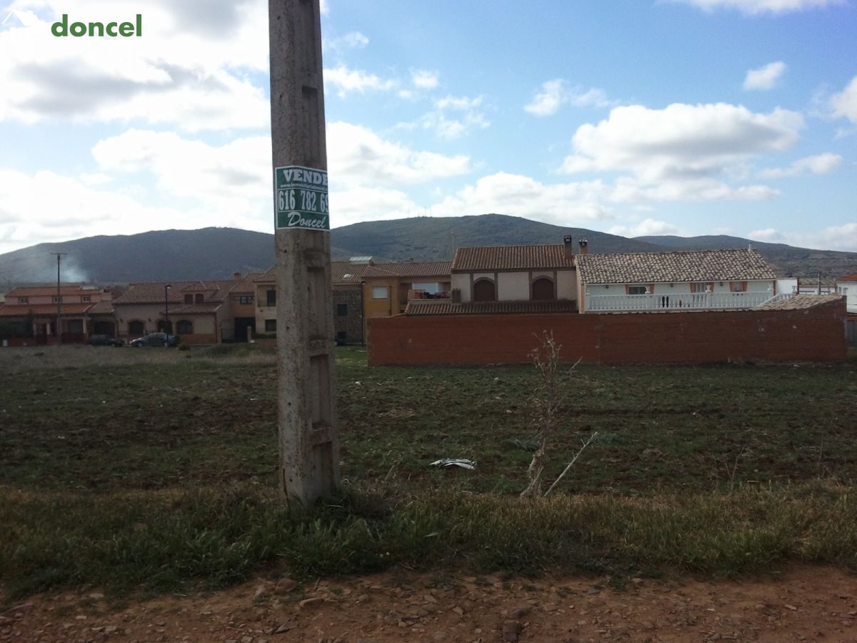 140115/1748218.- Parcela Urbana en Piedrabuena de 420 m2., con fachada de 12 m., disponible para construir. — Foto 1