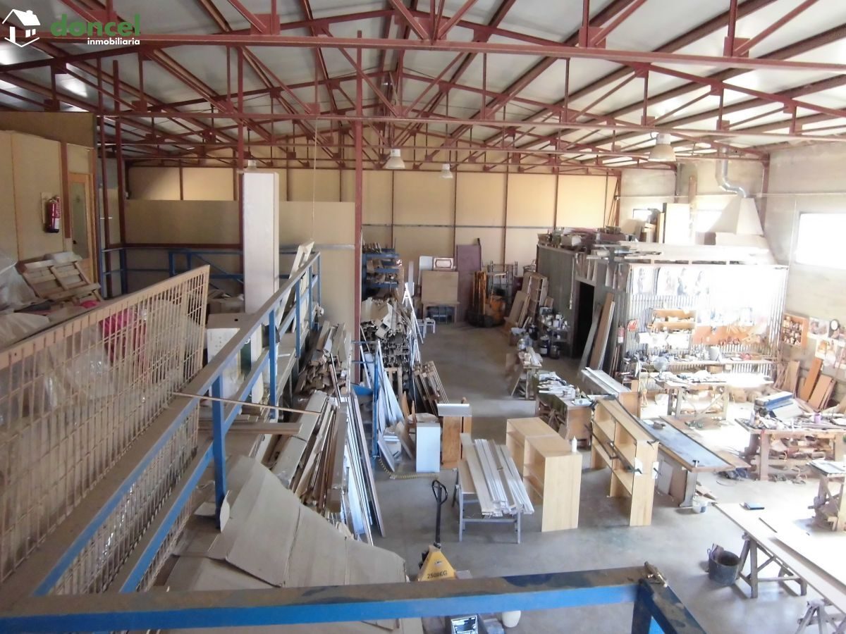 160709/2083802.- Nave en Pgno. Industrial de Picón/Ciudad Real, con todas las dotaciones, a escasos minutos de la estación AVE de C. Real y con acceso con buena red de carreteras. Tiene una superficie — Foto 2