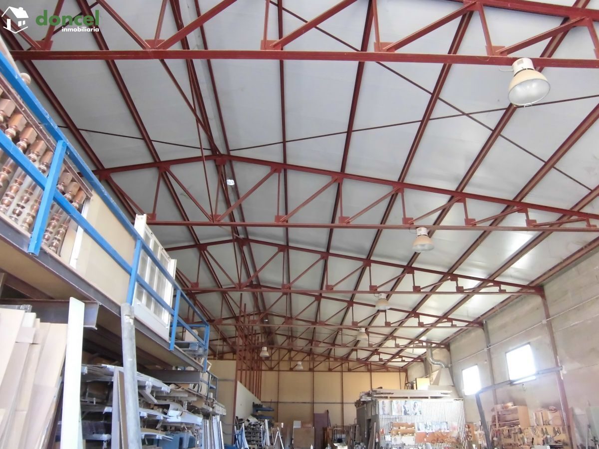 160709/2083802.- Nave en Pgno. Industrial de Picón/Ciudad Real, con todas las dotaciones, a escasos minutos de la estación AVE de C. Real y con acceso con buena red de carreteras. Tiene una superficie — Foto 4