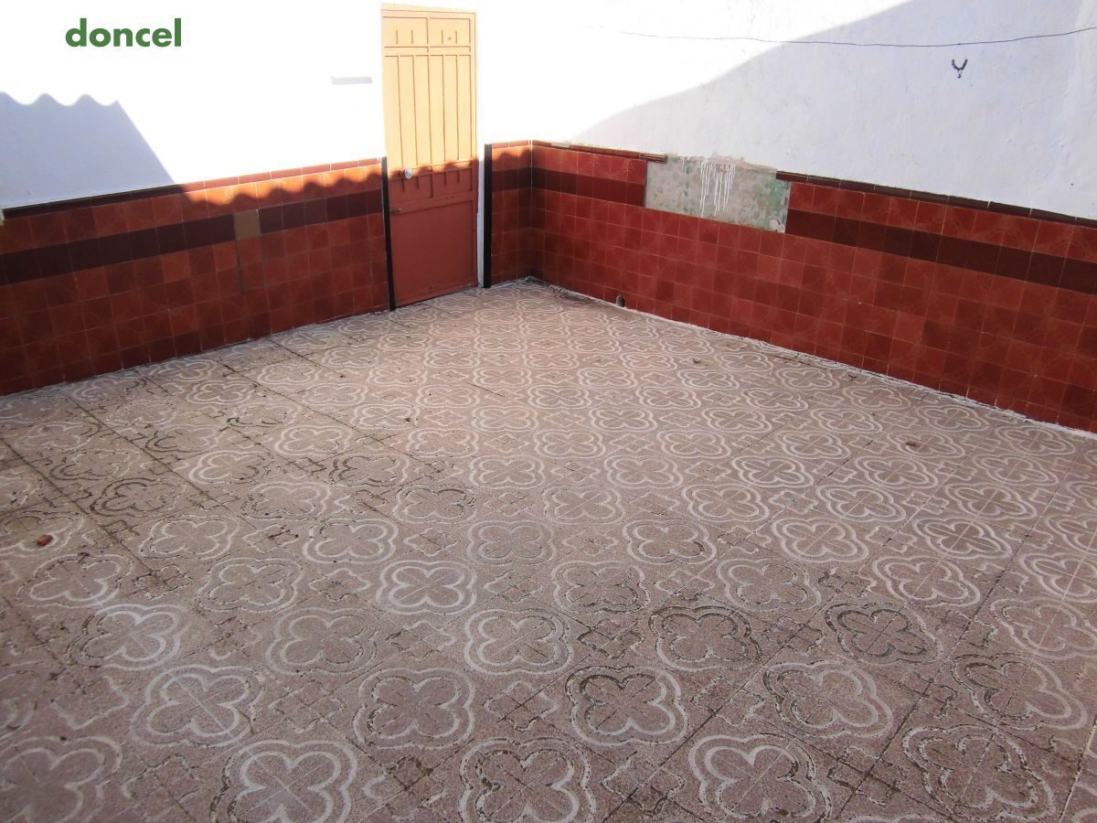 Inmobiliaria Doncel, vende, CASA DE PUEBLO EN BALLESTEROS DE CTVA./C. Real, se encuentra cercano a comercios, cercano a transporte público, cercano a colegios, cercano al centro, distribuida en cuatro — Foto 10