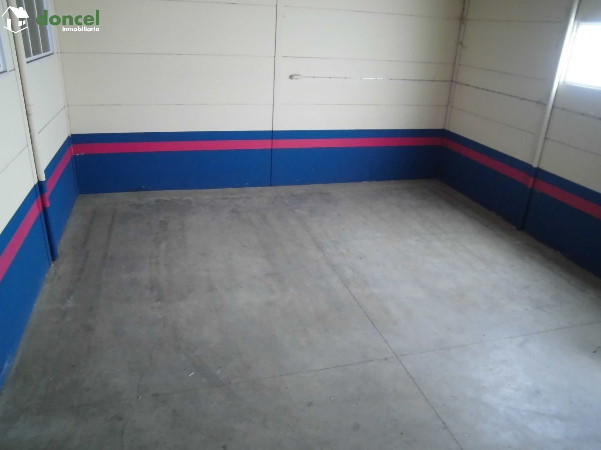 Inmobiliaria Doncel, vende para inversionistas, NAVE EN POLÍGONO INDUSTRIAL LA ESTRELLA DE MIGUELTURRA/C. Real con una superficie de 500 m2. (20x25), actualmente ARRENDADA, dispone de dos despachos, u — Foto 1