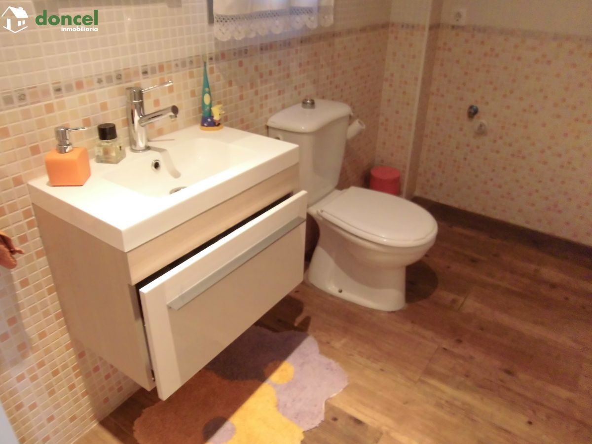 Inmobiliaria Doncel, vende,CASA UNIFAMILIAR EN ZONA NUEVA EXPANSIÓN DE POZUELO DE CTVA./C. Real,, a 10 minutos de la capital, se encuentra cercano a comercios, cercano a transporte público, cercano a  — Foto 5
