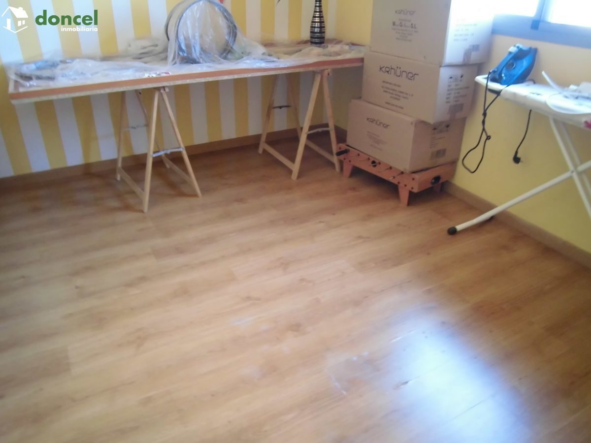Inmobiliaria Doncel, vende,CASA UNIFAMILIAR EN ZONA NUEVA EXPANSIÓN DE POZUELO DE CTVA./C. Real,, a 10 minutos de la capital, se encuentra cercano a comercios, cercano a transporte público, cercano a  — Foto 8