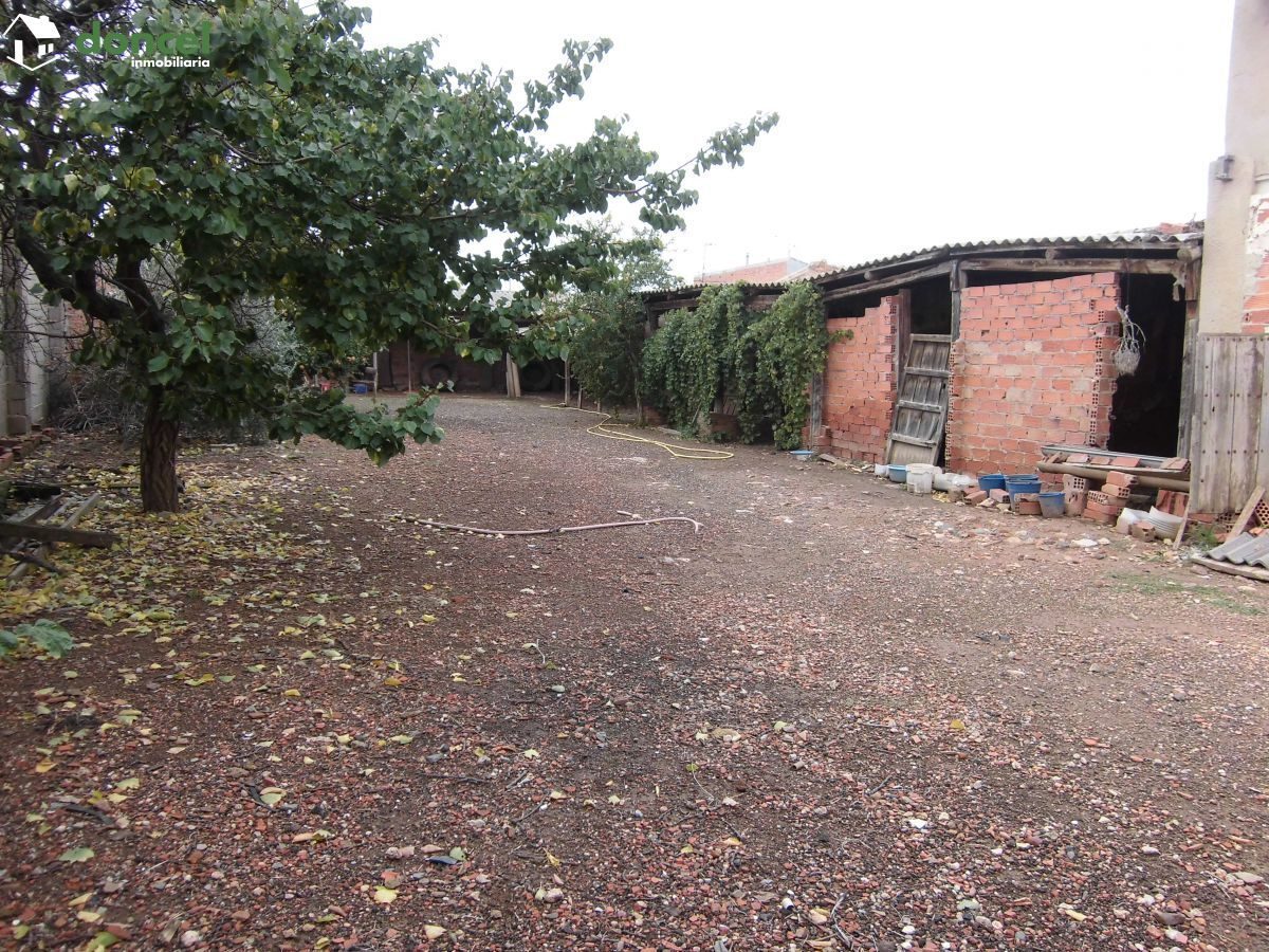 181103/2483243.- Parcela urbana cerrada, con diversas construcciones en su interior, con una superficie de 640 m2., ubicada en la Colonia Peñuelas. — Foto 1