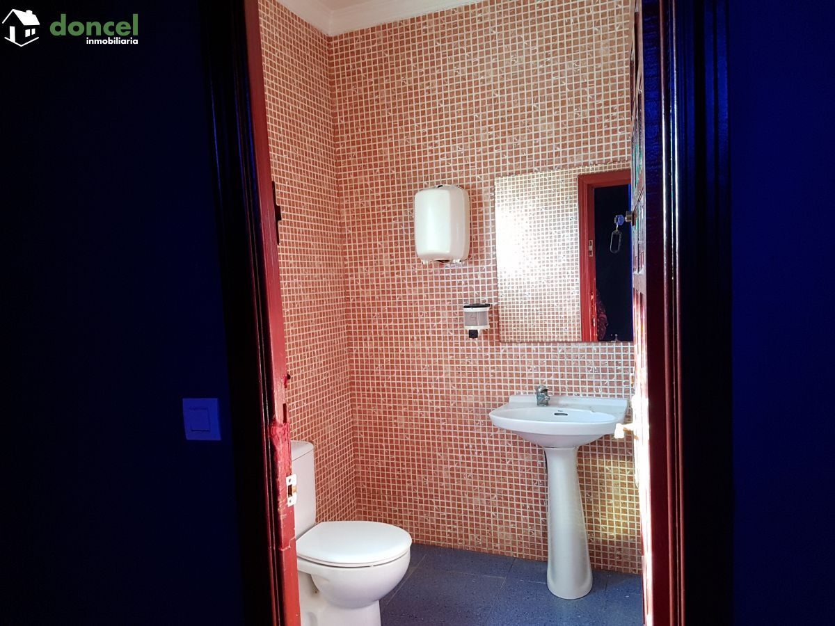 190404/2499681.- EN VENTA, INMUEBLE DE DOS PLANTAS EN POZUELO DE CALATRAVA/Ciudad Real, con licencia actualizada de Hostal-Restaurante-Bar, y amplia zona de aparcamiento de 2.000 m2., está distribuido — Foto 14