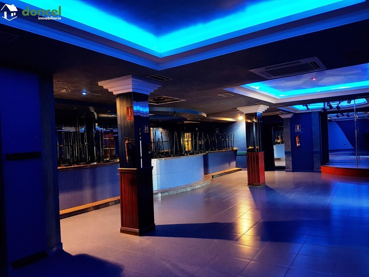 190404/2499681.- EN VENTA, INMUEBLE DE DOS PLANTAS EN POZUELO DE CALATRAVA/Ciudad Real, con licencia actualizada de Hostal-Restaurante-Bar, y amplia zona de aparcamiento de 2.000 m2., está distribuido — Foto 15
