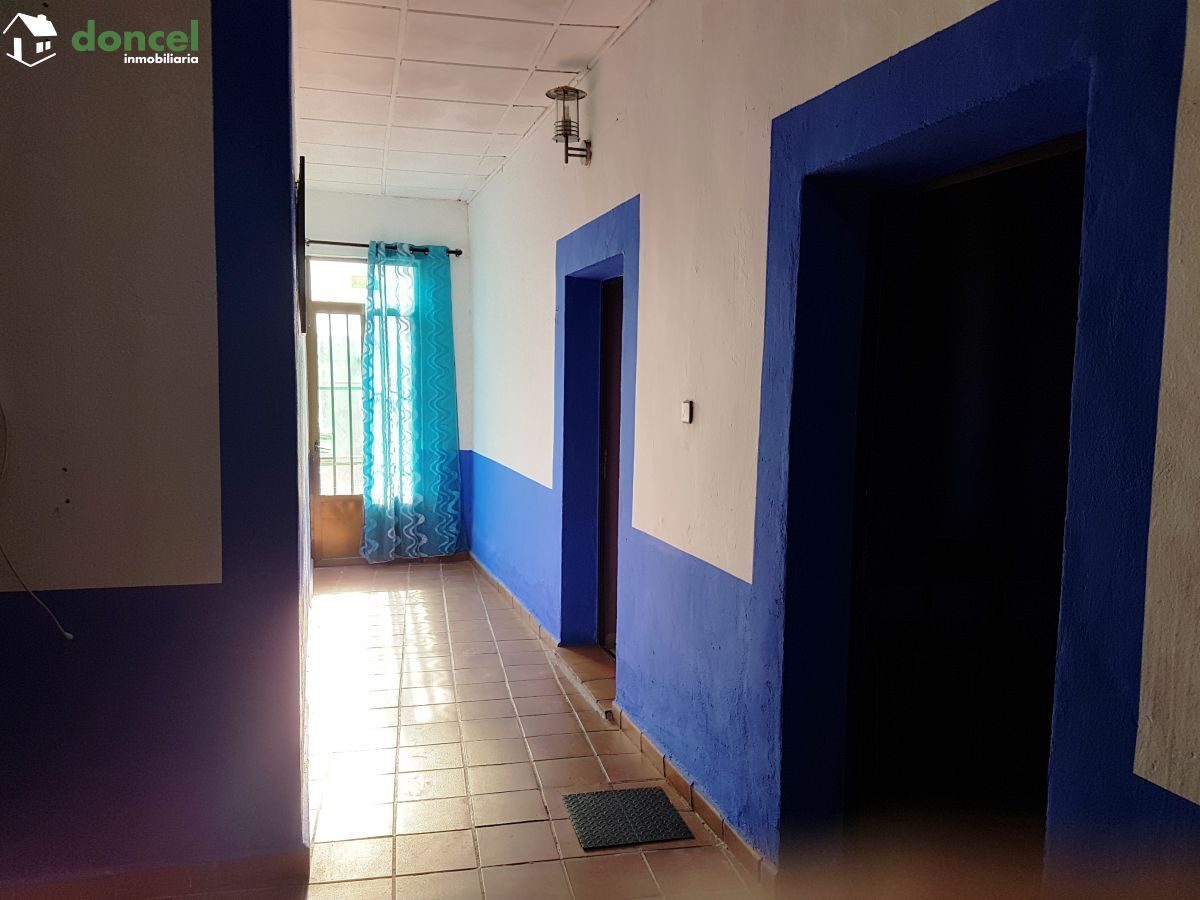 190404/2499681.- EN VENTA, INMUEBLE DE DOS PLANTAS EN POZUELO DE CALATRAVA/Ciudad Real, con licencia actualizada de Hostal-Restaurante-Bar, y amplia zona de aparcamiento de 2.000 m2., está distribuido — Foto 16