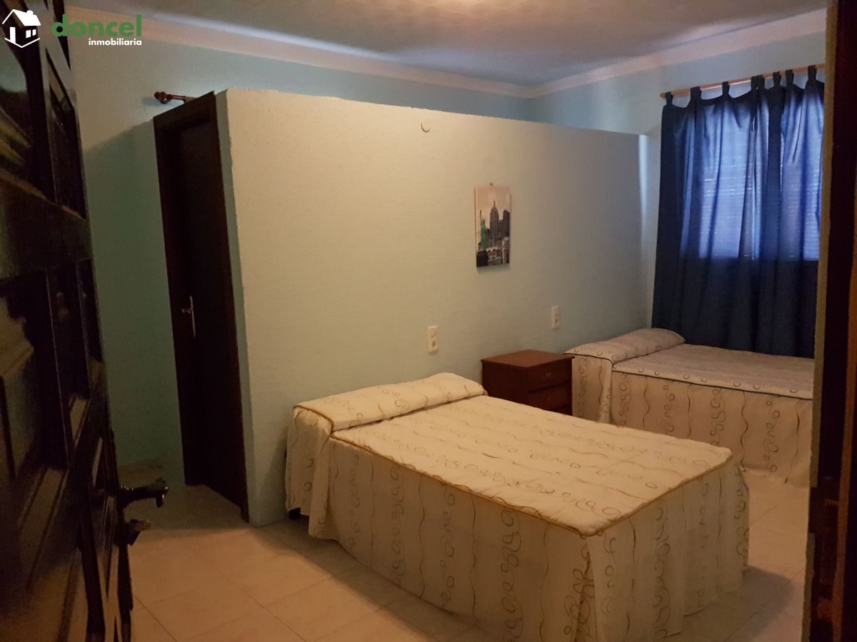 190404/2499681.- EN VENTA, INMUEBLE DE DOS PLANTAS EN POZUELO DE CALATRAVA/Ciudad Real, con licencia actualizada de Hostal-Restaurante-Bar, y amplia zona de aparcamiento de 2.000 m2., está distribuido — Foto 12