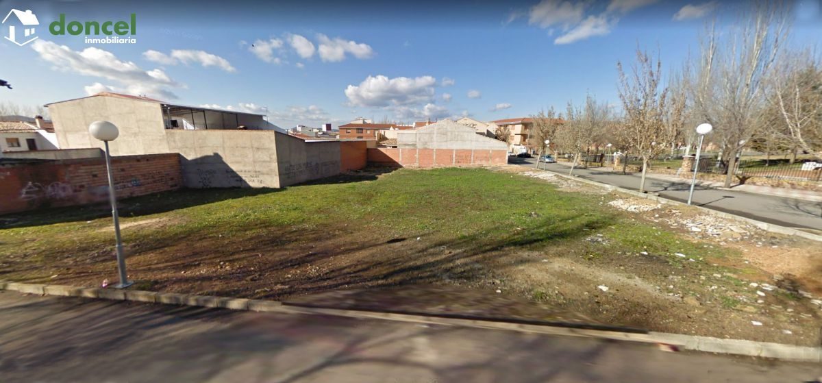 210205/2550340.- Inmobiliaria Doncel, vende, SOLAR-parcela en PIEDRABUENA/Ciudad Real con 918 m2., se encuentra cercano a comercios, cercano a transporte público, cercano a colegios, cercano al centro — Foto 1