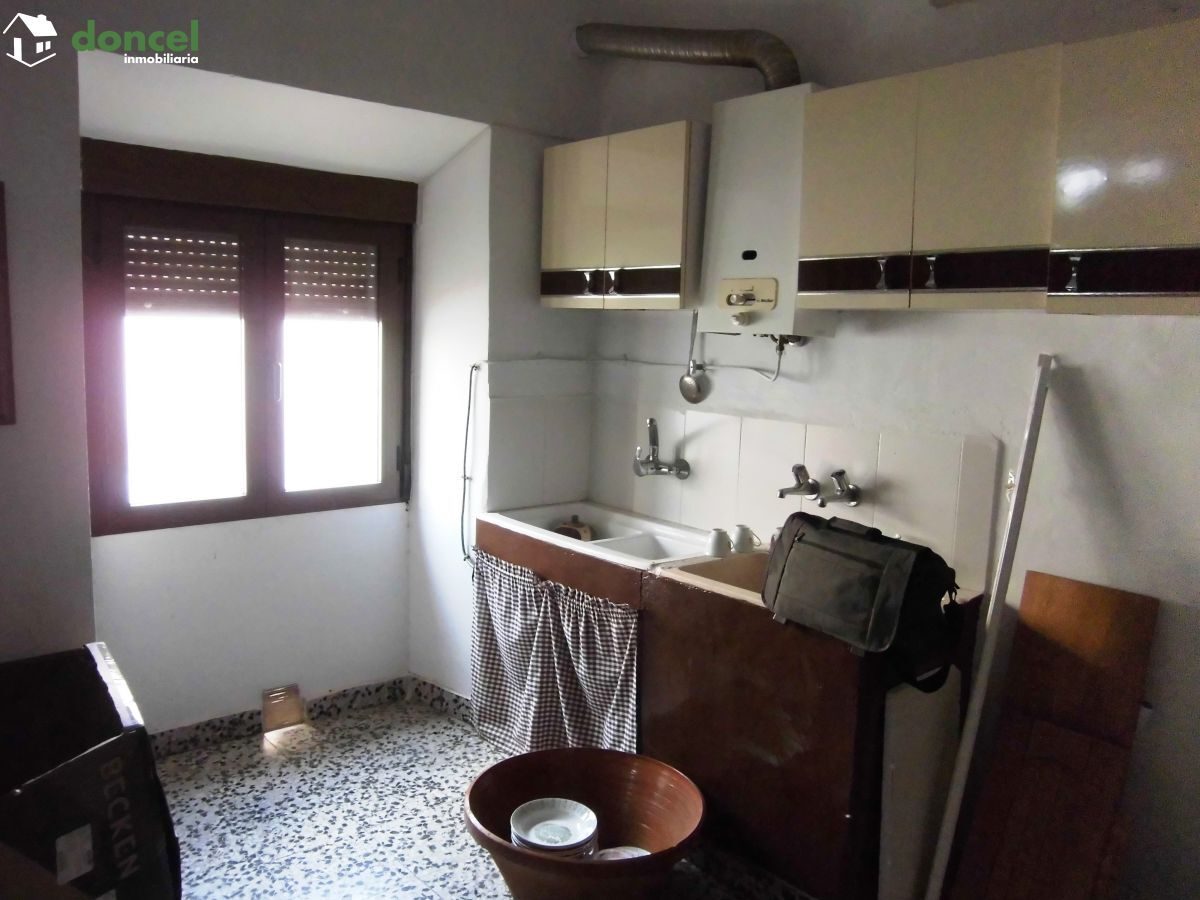 210304/2551805, Inmobiliaria Doncel, vende, EN TORRALBA DE CALATRAVA/C. Real, casa de pueblo, con distintas dependencias,y cocina campera, construida sobre parcela de 340 m2. , tiene dos patios, carpi — Foto 11
