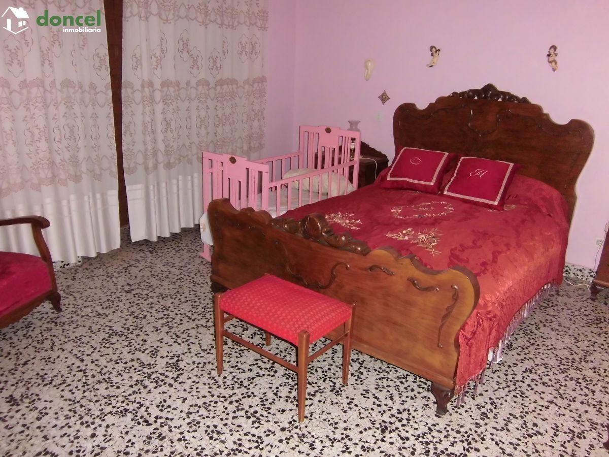 210304/2551805, Inmobiliaria Doncel, vende, EN TORRALBA DE CALATRAVA/C. Real, casa de pueblo, con distintas dependencias,y cocina campera, construida sobre parcela de 340 m2. , tiene dos patios, carpi — Foto 14