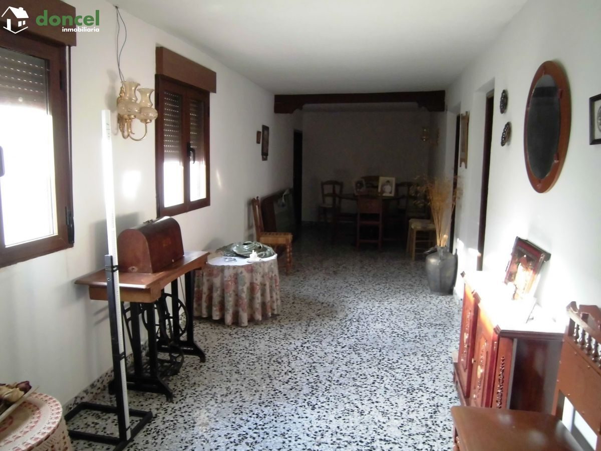 210304/2551805, Inmobiliaria Doncel, vende, EN TORRALBA DE CALATRAVA/C. Real, casa de pueblo, con distintas dependencias,y cocina campera, construida sobre parcela de 340 m2. , tiene dos patios, carpi — Foto 10