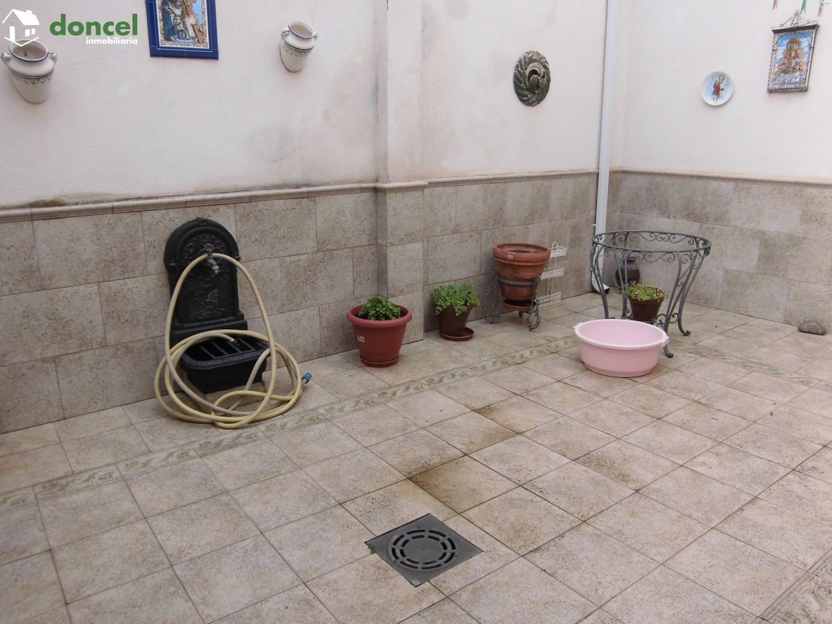 210304/2551805, Inmobiliaria Doncel, vende, EN TORRALBA DE CALATRAVA/C. Real, casa de pueblo, con distintas dependencias,y cocina campera, construida sobre parcela de 340 m2. , tiene dos patios, carpi — Foto 16