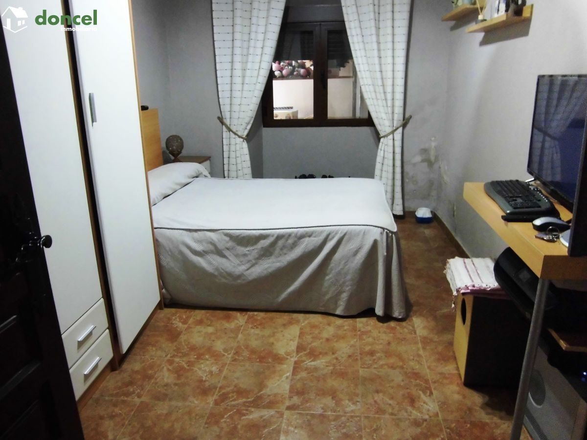 210304/2551805, Inmobiliaria Doncel, vende, EN TORRALBA DE CALATRAVA/C. Real, casa de pueblo, con distintas dependencias,y cocina campera, construida sobre parcela de 340 m2. , tiene dos patios, carpi — Foto 7