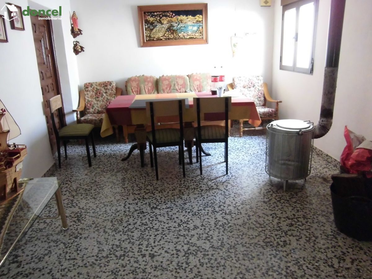 210304/2551805, Inmobiliaria Doncel, vende, EN TORRALBA DE CALATRAVA/C. Real, casa de pueblo, con distintas dependencias,y cocina campera, construida sobre parcela de 340 m2. , tiene dos patios, carpi — Foto 13