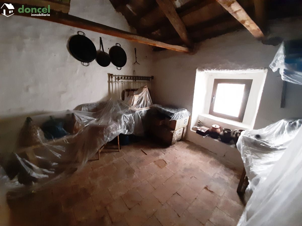 210603/2558012.- Inmobiliaria Doncel, vende, CASA DE PUEBLO EN GRANATULA DE CALATRAVA/Ciudad Real, se encuentra cercano a comercios, cercano a transporte público, cercano a colegios, cercano al centro — Foto 9