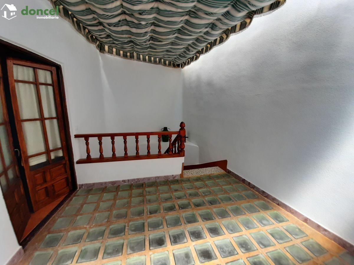 210603/2558012.- Inmobiliaria Doncel, vende, CASA DE PUEBLO EN GRANATULA DE CALATRAVA/Ciudad Real, se encuentra cercano a comercios, cercano a transporte público, cercano a colegios, cercano al centro — Foto 8