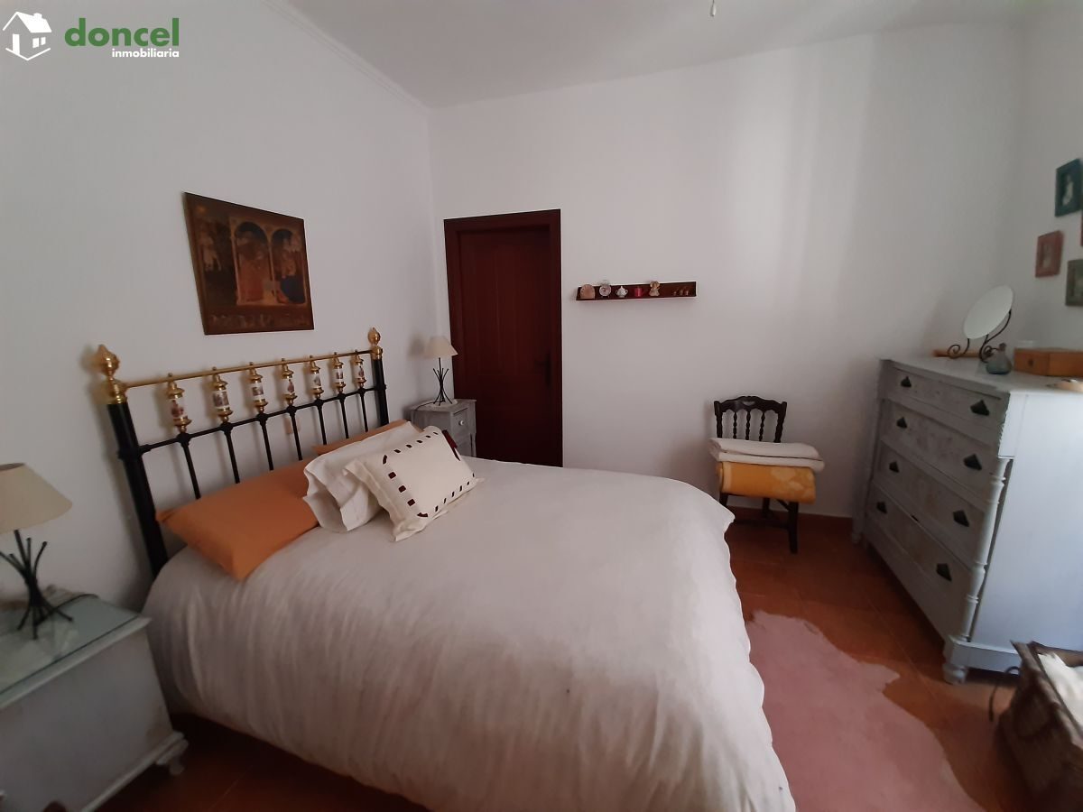 210603/2558012.- Inmobiliaria Doncel, vende, CASA DE PUEBLO EN GRANATULA DE CALATRAVA/Ciudad Real, se encuentra cercano a comercios, cercano a transporte público, cercano a colegios, cercano al centro — Foto 6