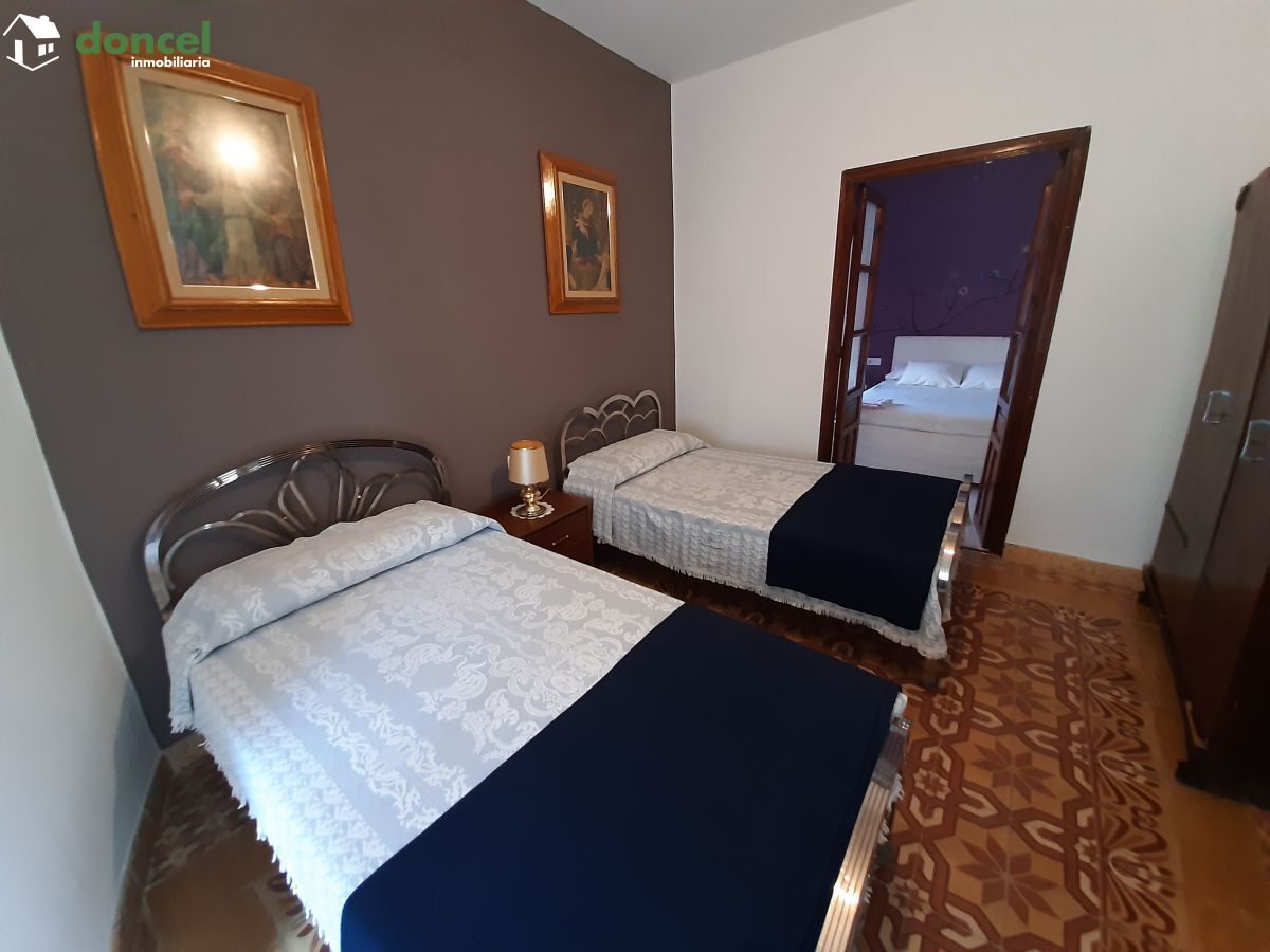 210603/2558012.- Inmobiliaria Doncel, vende, CASA DE PUEBLO EN GRANATULA DE CALATRAVA/Ciudad Real, se encuentra cercano a comercios, cercano a transporte público, cercano a colegios, cercano al centro — Foto 13