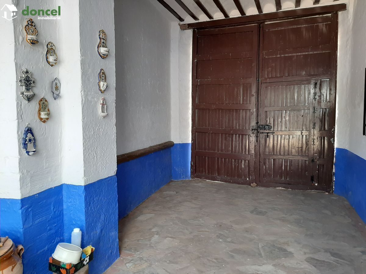 210603/2558012.- Inmobiliaria Doncel, vende, CASA DE PUEBLO EN GRANATULA DE CALATRAVA/Ciudad Real, se encuentra cercano a comercios, cercano a transporte público, cercano a colegios, cercano al centro — Foto 2