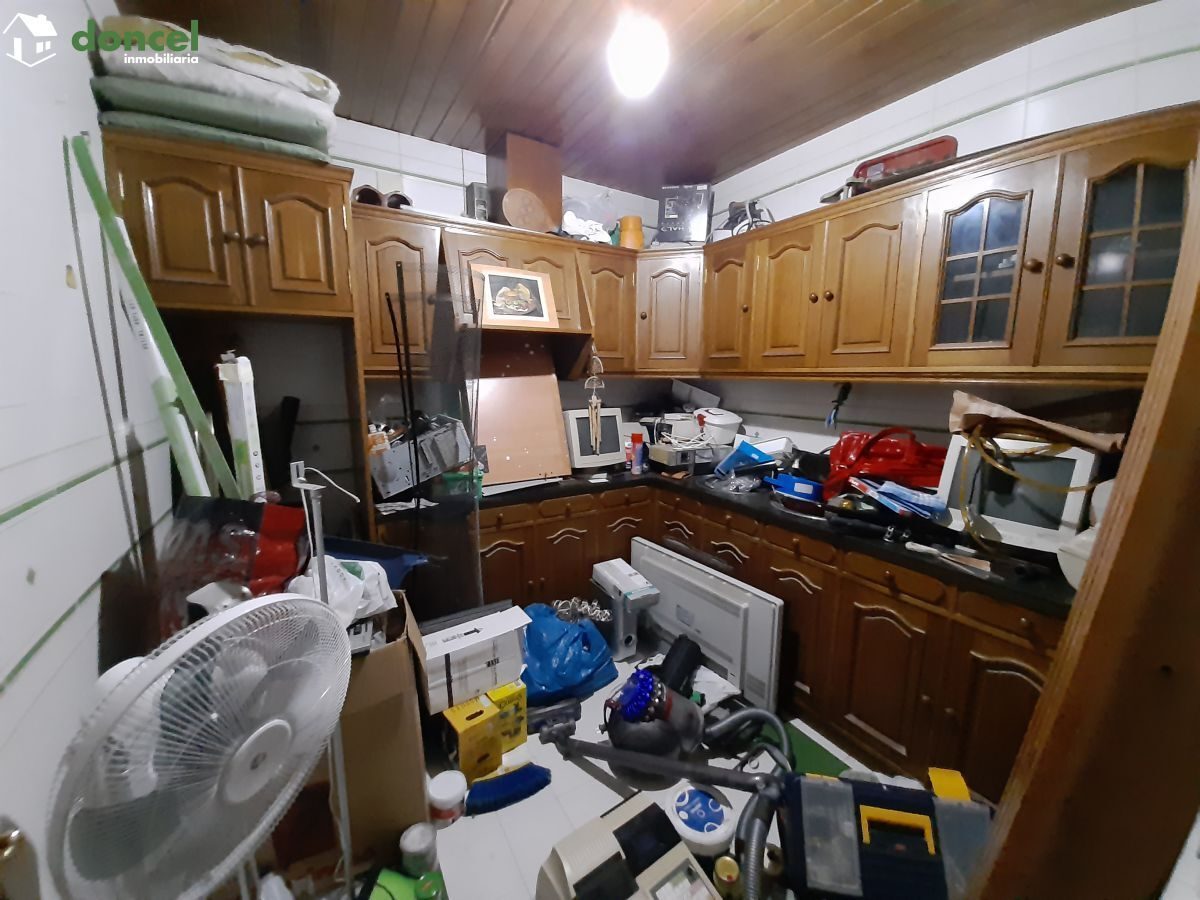 220409/2579175, Inmobiliaria Doncel, vende, en BOLALOS DE CTVA./Ciudad Real, dúplex de tres dormitorios y dos baños, dispone d cocina amueblada, dos salones, calefacción de gasóleo y aire acondicionad — Foto 11
