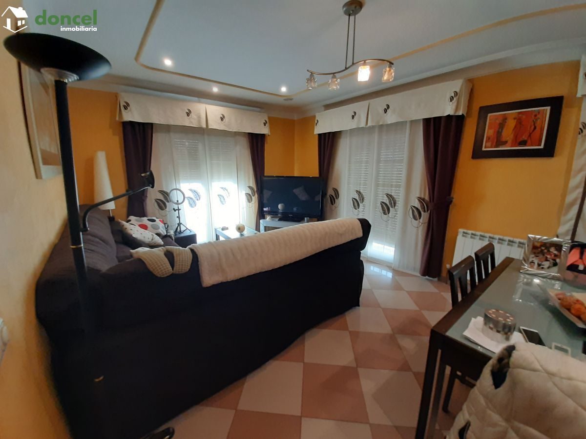 220408/2579271.- Inmobiliaria Doncel, vende, CASA EN ALMAGRO/Ciudad Real, se encuentra cercano a comercios, cercano a transporte público, cercano a colegios, cercano al centro, distribuida en tres dor — Foto 1