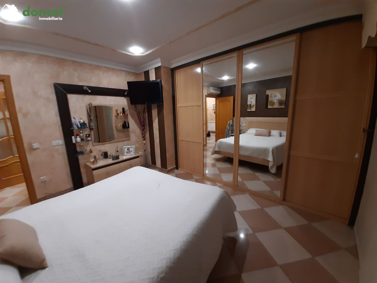 220408/2579271.- Inmobiliaria Doncel, vende, CASA EN ALMAGRO/Ciudad Real, se encuentra cercano a comercios, cercano a transporte público, cercano a colegios, cercano al centro, distribuida en tres dor — Foto 5
