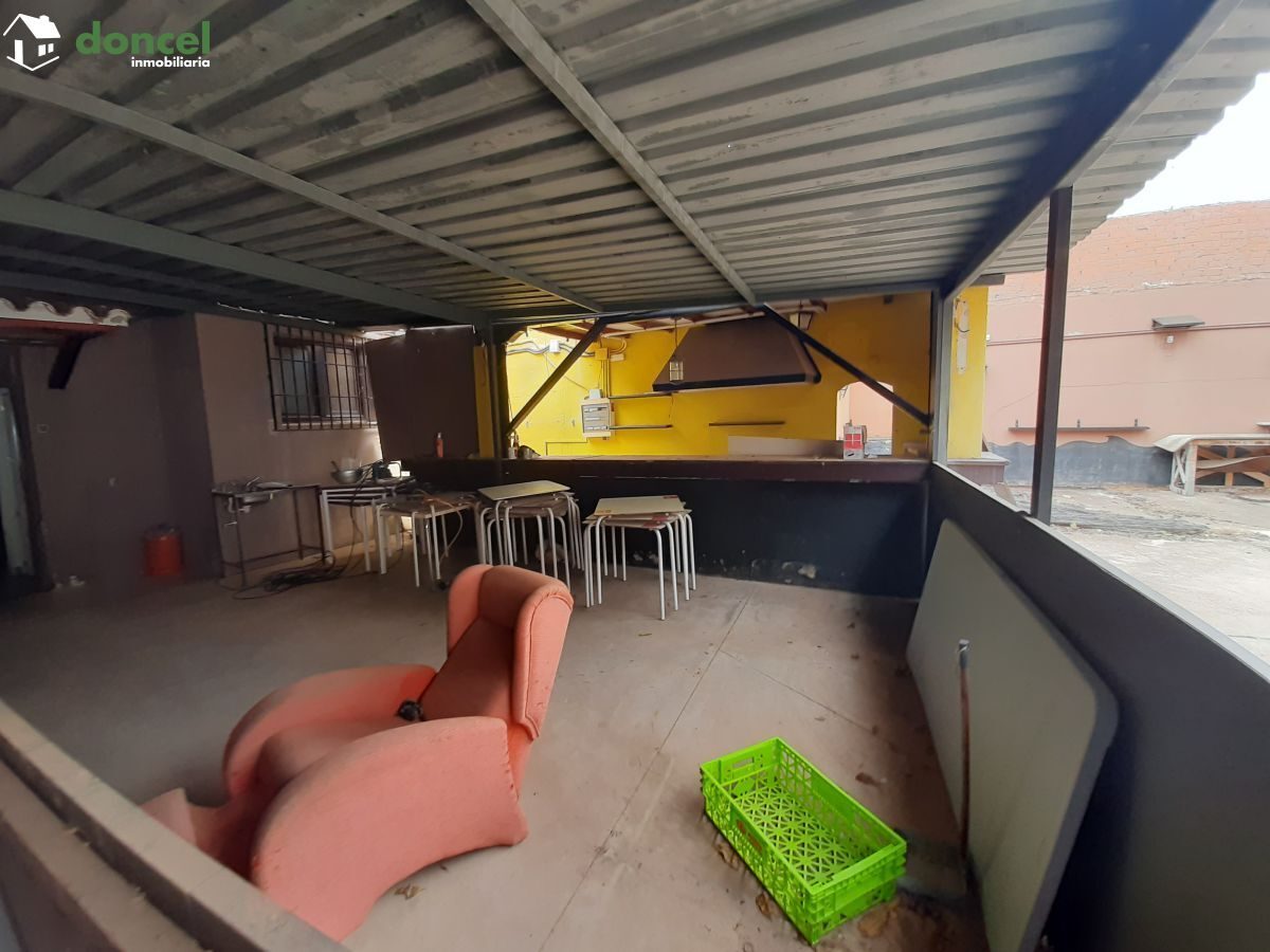 Inmobiliaria Doncel, vende, CASA EN ALMAGRO CON LOCAL COMERCIAL, todos los servicios y dotaciones en el entorno, se encuentra cercano a comercios, cercano a transporte público, cercano a colegios, cer — Foto 8