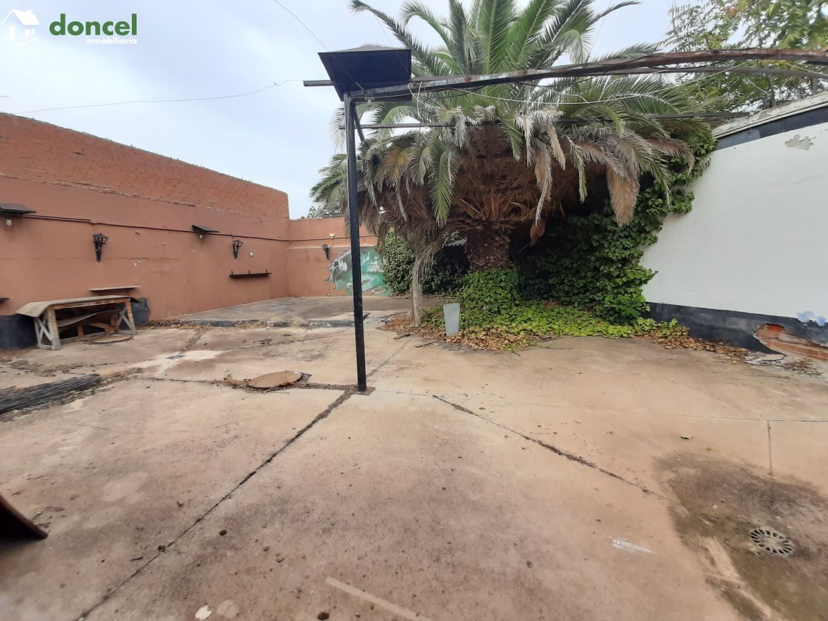Inmobiliaria Doncel, vende, CASA EN ALMAGRO CON LOCAL COMERCIAL, todos los servicios y dotaciones en el entorno, se encuentra cercano a comercios, cercano a transporte público, cercano a colegios, cer — Foto 3