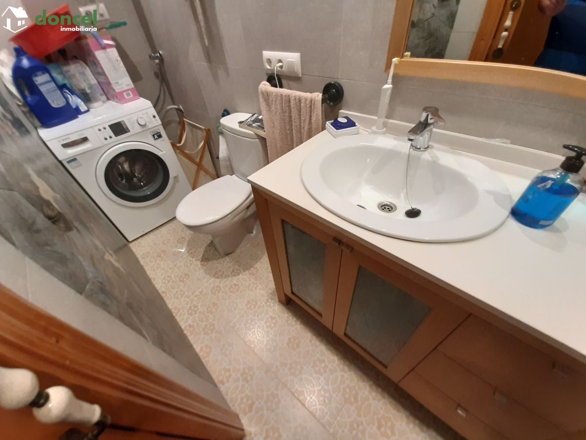 Inmobiliaria Doncel, vende, CASA EN EL CENTRO DE ALMAGRO, sobre parcela de trecientos setenta y un metros cuadrados, se encuentra cercano a comercios, cercano a transporte público, cercano a colegios, — Foto 20