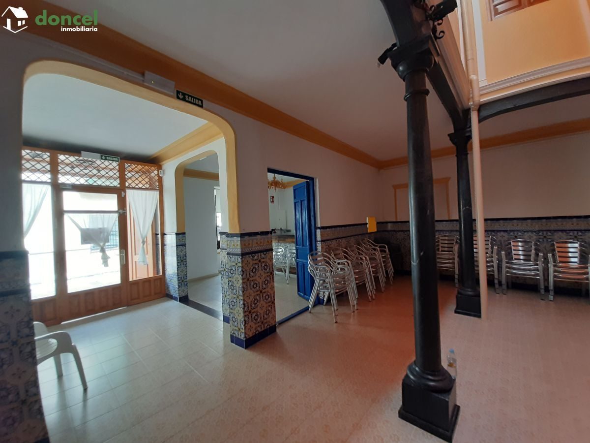 Inmobiliaria Doncel, vende, CASA EN EL CENTRO DE ALMAGRO, sobre parcela de trecientos setenta y un metros cuadrados, se encuentra cercano a comercios, cercano a transporte público, cercano a colegios, — Foto 25