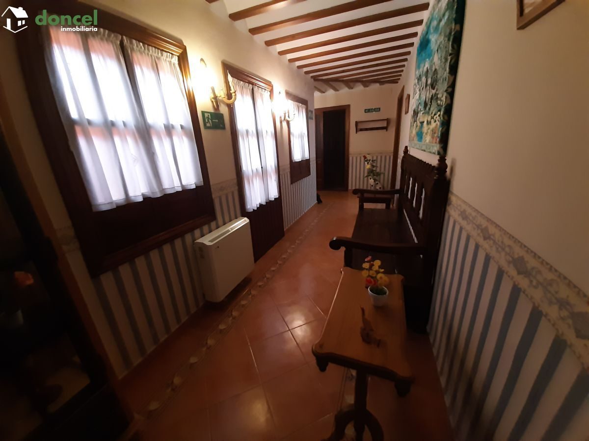 Inmobiliaria Doncel, vende, CASA EN EL CENTRO DE ALMAGRO, sobre parcela de trecientos setenta y un metros cuadrados, se encuentra cercano a comercios, cercano a transporte público, cercano a colegios, — Foto 11