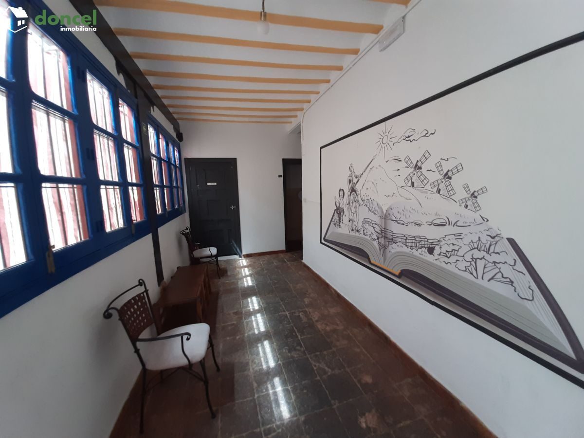 Inmobiliaria Doncel, vende, CASA EN EL CENTRO DE ALMAGRO, sobre parcela de trecientos setenta y un metros cuadrados, se encuentra cercano a comercios, cercano a transporte público, cercano a colegios, — Foto 22