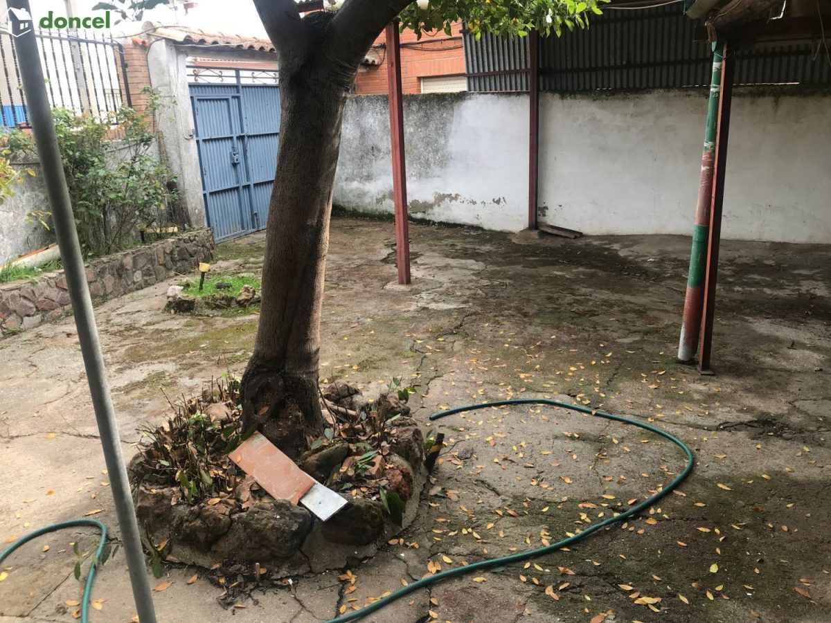 Inmobiliaria Doncel, vende CASA EN RETUERTA DEL BULLAQUE/C. Real, distribuida en dos salones ( uno de ellos con chimenea), cuatro dormitorios (uno de ellos en planta baja), dos baños, cocina amueblada — Foto 15