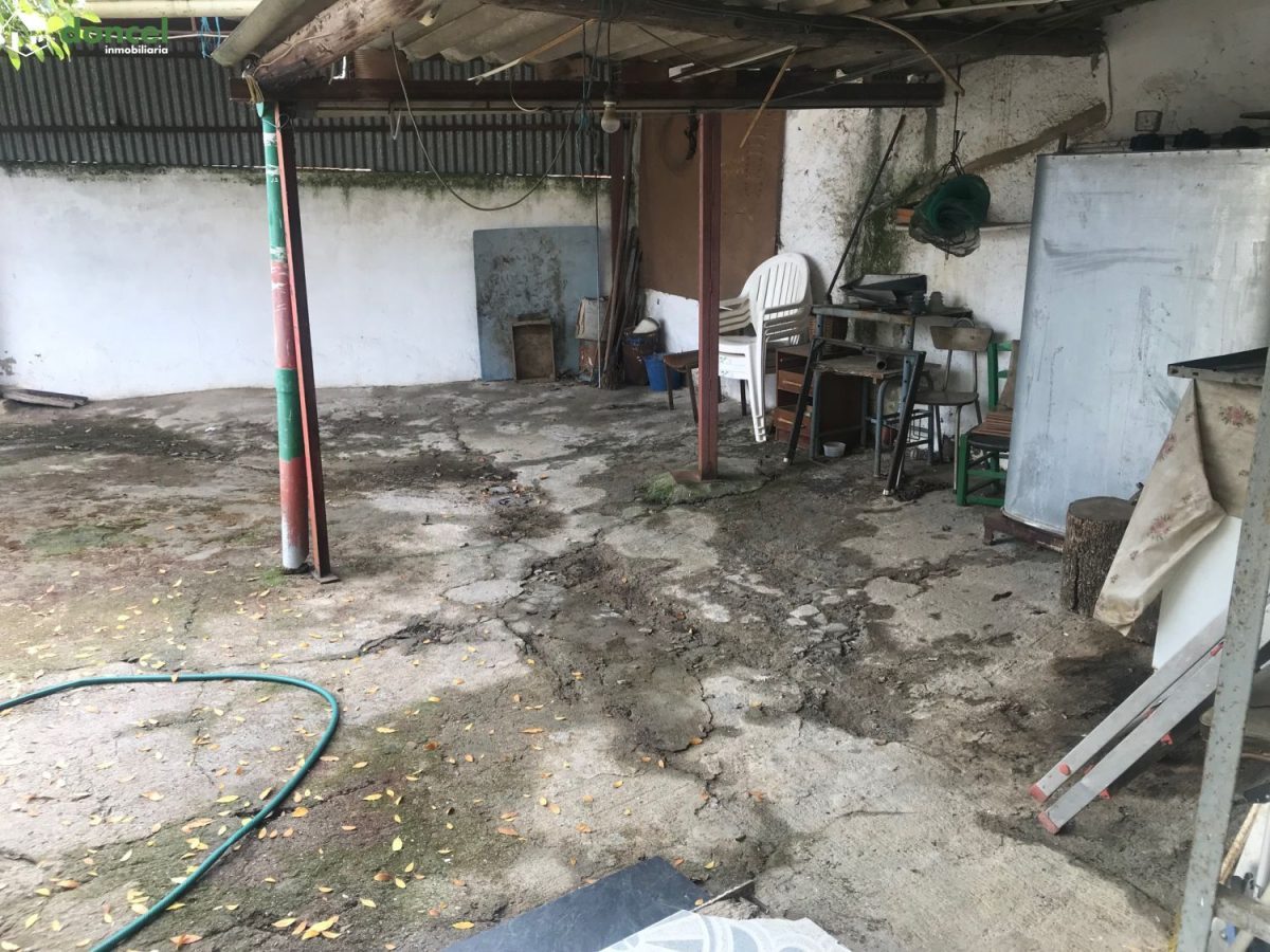 Inmobiliaria Doncel, vende CASA EN RETUERTA DEL BULLAQUE/C. Real, distribuida en dos salones ( uno de ellos con chimenea), cuatro dormitorios (uno de ellos en planta baja), dos baños, cocina amueblada — Foto 16