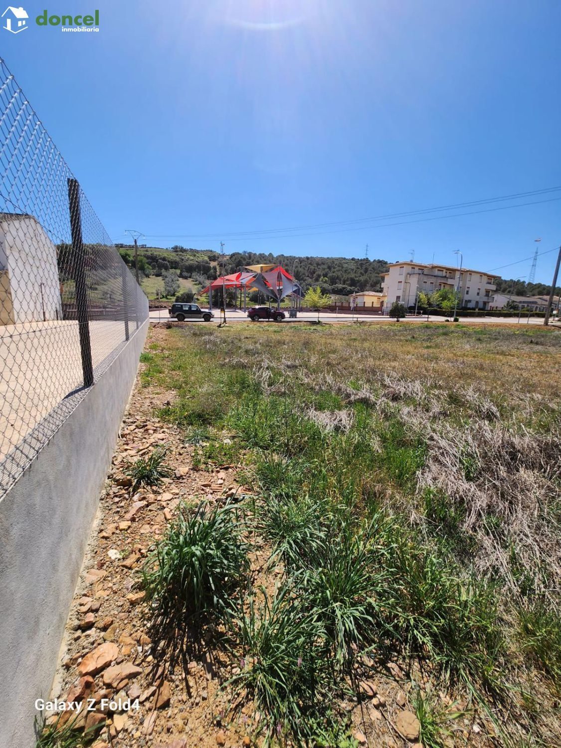Inmobiliaria Doncel, vende, solar urbano, en Alcolea de Calatrava/Ciudad Real con una superficie de mil ochocientos cincuenta y tres metros cuadrados, con vistas a dos calles. Tiene todos los servicio — Foto 1