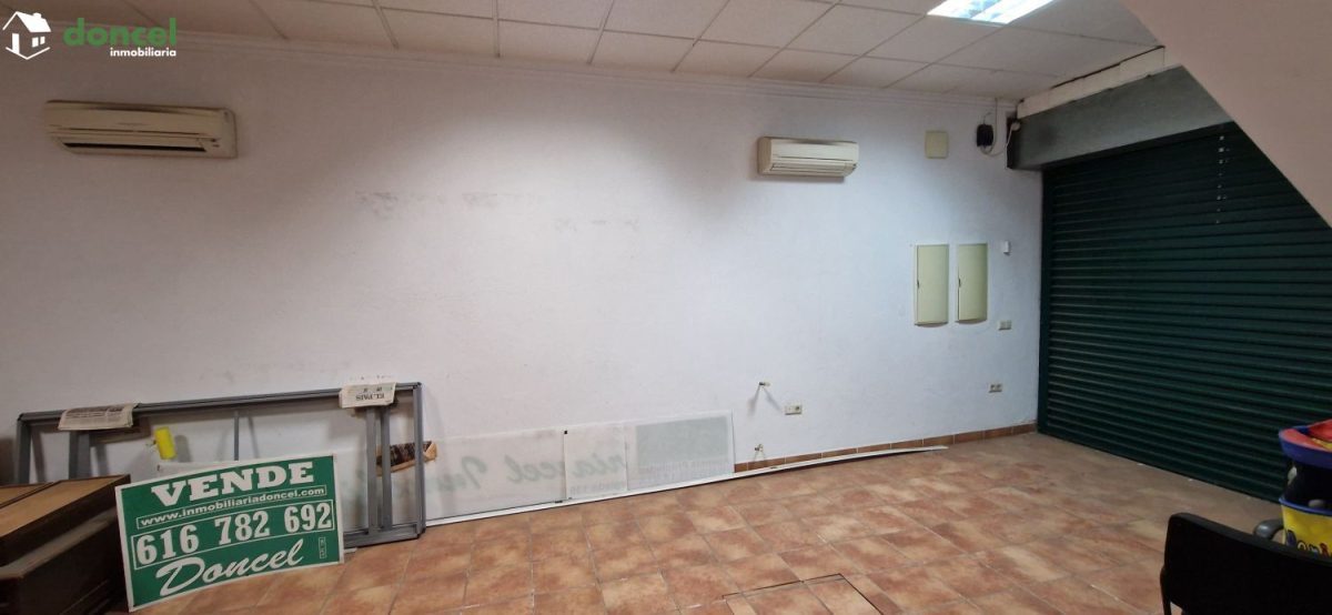 Inmobiliaria Doncel, vende, AMPLIA CASA EN ALMAGRO/C. Real, a 25 minutos del centro de Ciudad Real, con patio de 125 m2 y una terraza-solárium de 39 m2., distribuida en cinco dormitorios, (de los cual — Foto 21