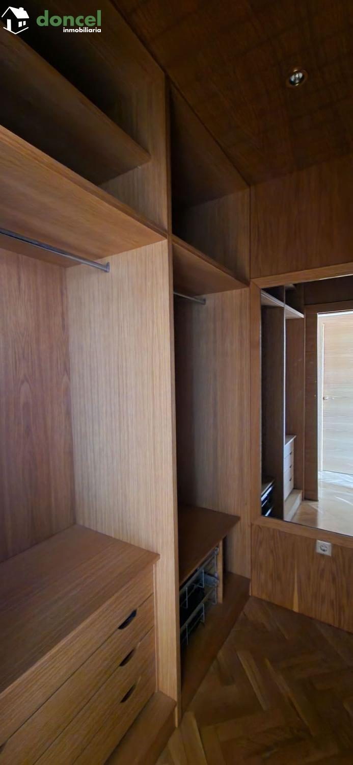 Inmobiliaria Doncel, vende, AMPLIA CASA EN ALMAGRO/C. Real, a 25 minutos del centro de Ciudad Real, con patio de 125 m2 y una terraza-solárium de 39 m2., distribuida en cinco dormitorios, (de los cual — Foto 42