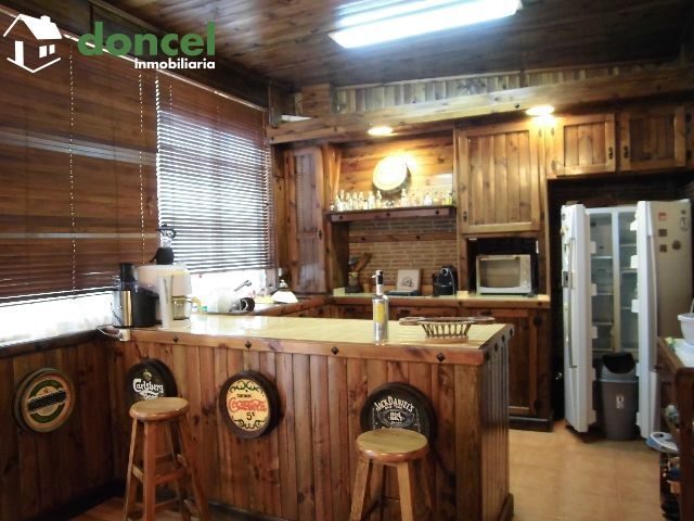140102/1040979.- Inmobiliaria Doncel, vende magnifica casa en Calzada de Calatrava, sobre parcela de 270 m2., en zona tranquila, dotada de piscina climatizada cubierta, jacuzzi y sauna. Se compone de  — Foto 7