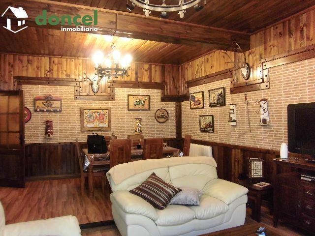 140102/1040979.- Inmobiliaria Doncel, vende magnifica casa en Calzada de Calatrava, sobre parcela de 270 m2., en zona tranquila, dotada de piscina climatizada cubierta, jacuzzi y sauna. Se compone de  — Foto 12