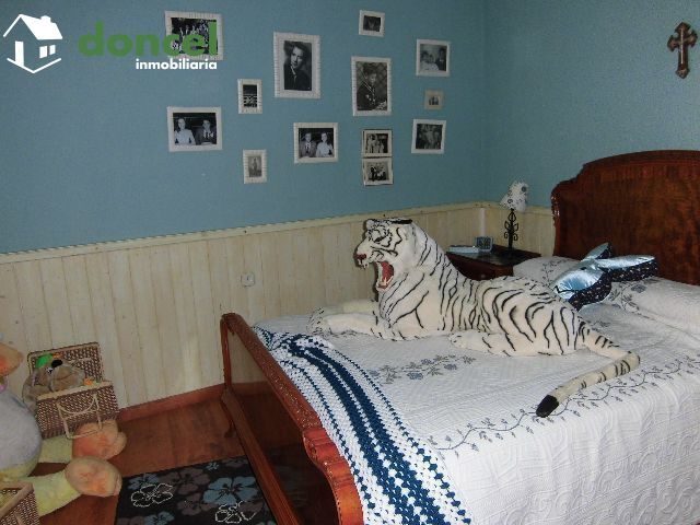 140102/1040979.- Inmobiliaria Doncel, vende magnifica casa en Calzada de Calatrava, sobre parcela de 270 m2., en zona tranquila, dotada de piscina climatizada cubierta, jacuzzi y sauna. Se compone de  — Foto 8