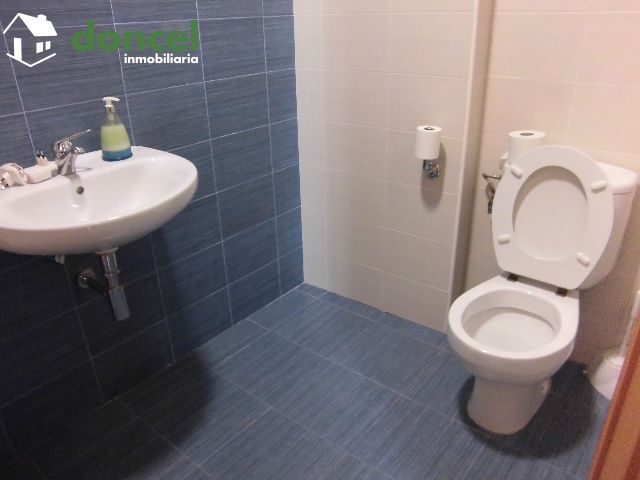 140717/1128904.- AMPLIO LOCAL en Ciudad Real ubicado muy próximo al Parque Juan Pablo II, acceso rádido al centro en 3 minutos y faciles salidas a autovías y poligono industrial. Se encuentra completa — Foto 3