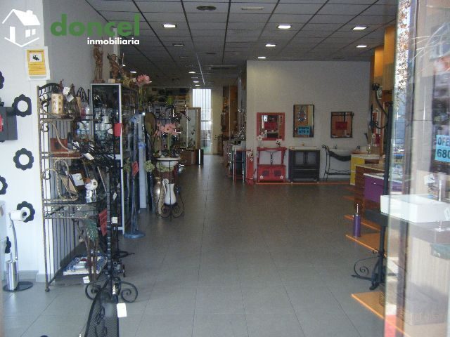 140717/1128904.- AMPLIO LOCAL en Ciudad Real ubicado muy próximo al Parque Juan Pablo II, acceso rádido al centro en 3 minutos y faciles salidas a autovías y poligono industrial. Se encuentra completa — Foto 6