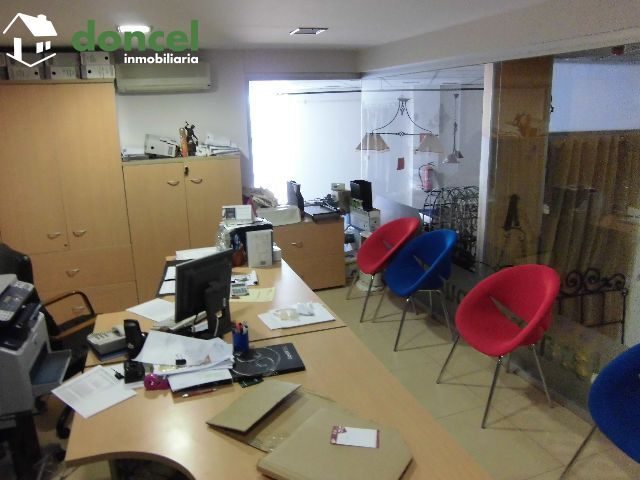 140717/1128904.- AMPLIO LOCAL en Ciudad Real ubicado muy próximo al Parque Juan Pablo II, acceso rádido al centro en 3 minutos y faciles salidas a autovías y poligono industrial. Se encuentra completa — Foto 4