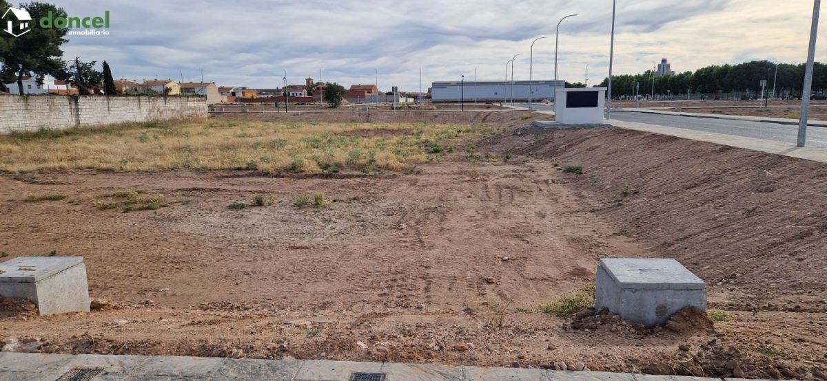 Inmobiliaria Doncel, cende, parcela urbana en Almagro, salida por Ctra. de Bolaños, nuevo sector desarrollado S-4. Lista para construir, con todos los servicios y dotaciones en el entorno. Hazte tu vi — Foto 2