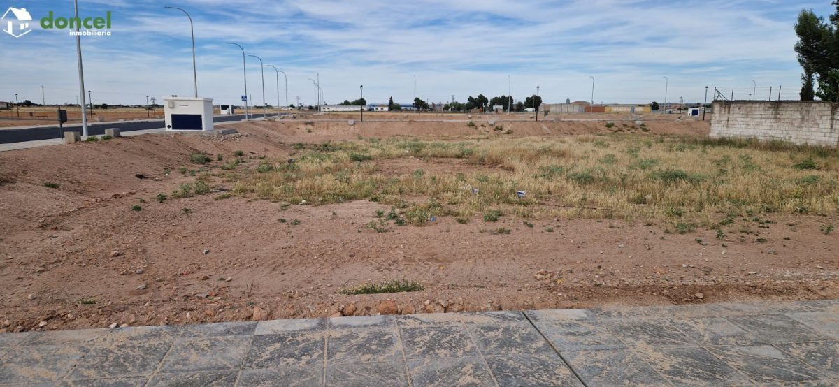 Inmobiliaria Doncel, cende, parcela urbana en Almagro, salida por Ctra. de Bolaños, nuevo sector desarrollado S-4. Lista para construir, con todos los servicios y dotaciones en el entorno. Hazte tu vi — Foto 4