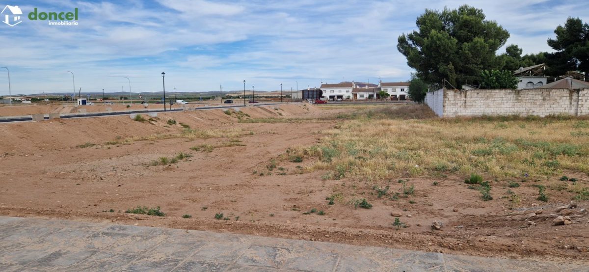 Inmobiliaria Doncel, vende, parcela urbana en Almagro, salida por Ctra. de Bolaños, nuevo sector desarrollado S-4. Lista para construir, con todos los servicios y dotaciones en el entorno. Hazte tu vi — Foto 3